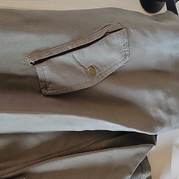 Olive Green Sleeveless Vest - Picture 8 of 14